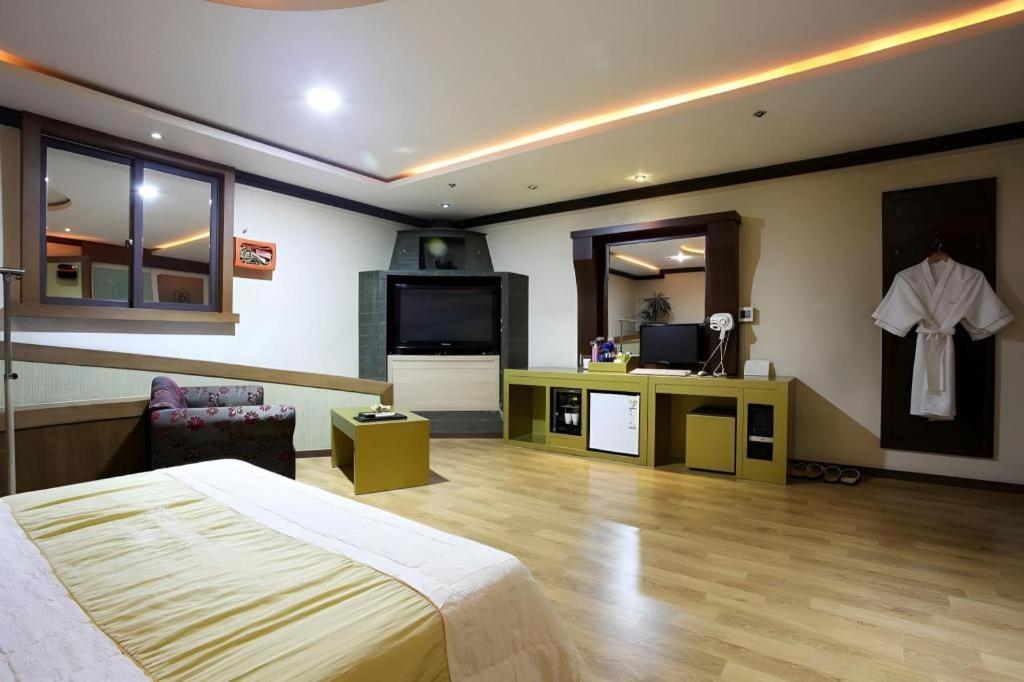 Hotel Head-One Uijeongbu Dış mekan fotoğraf